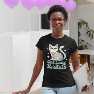 T-shirt Une charmante dame de chats soutient fièrement Kam