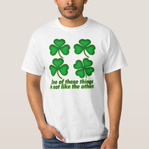 T-shirt Une de ces choses n'est pas comme les autres…