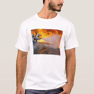 T-shirt Une équipe de lutte contre l'incendie de