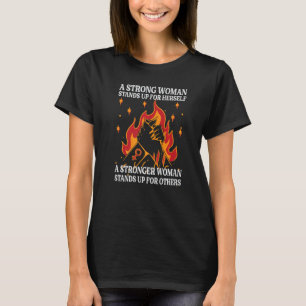 T-shirt Une Femme Forte Se Défend Pour Sa Justice Femi