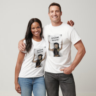 T-shirt Une fille noire tenant un panneau