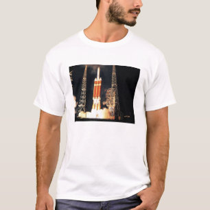 T-shirt Une fusée lourde du delta IV enlève