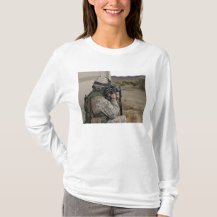 T-shirt Une infanterie surveillent