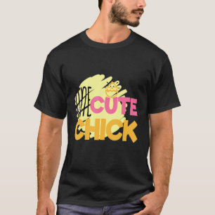 T-shirt Une jolie poussin chasse aux œufs de Pâques mignon