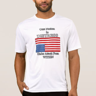 T-shirt "UNE NATION pièce en t DANS DÉTRESSE"