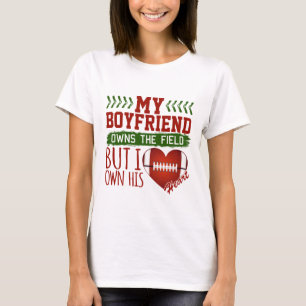 T-shirt Une Petite Amie De Football Mon Petit Amie Possède
