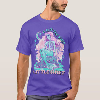 T-shirt Une petite salée une petite douce sirène squelette