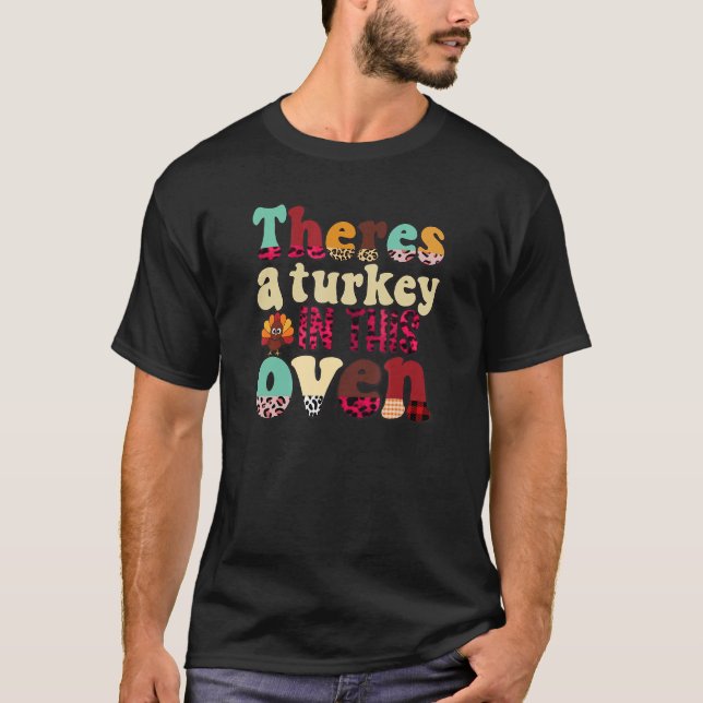 T-shirt Une Turquie rétro dans ce four mignonne Thanksgivi (Devant)