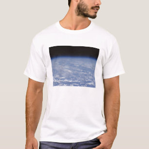 T-shirt Une vue oblique d'horizon de l'atmosphe de la