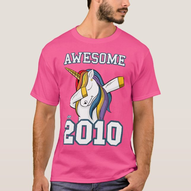 T-shirt Unicorn Dabbing Awesome depuis 2010 Anniversaire H (Devant)