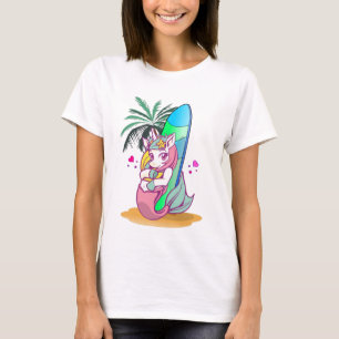 T-shirt Unicorne avec planche de surf sur la plage