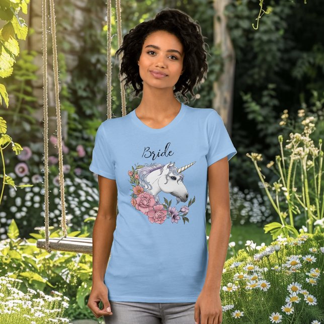 T-shirt Unicorne blanche Fleurs roses Mariage bleu (Créateur téléchargé)