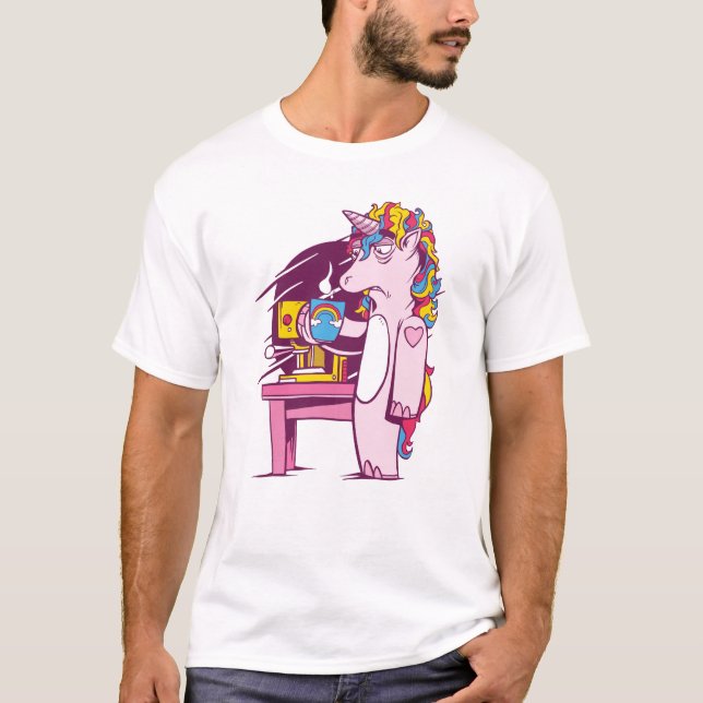 T-shirt Unicorne fatiguée avec café (Devant)