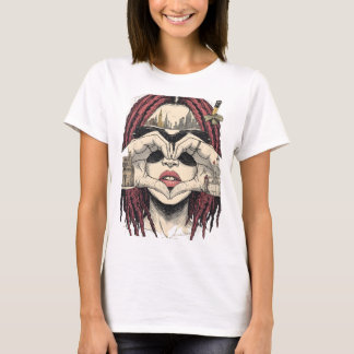 T-shirt Urban Heart Vision: Pink Dreads, City Skyline, and