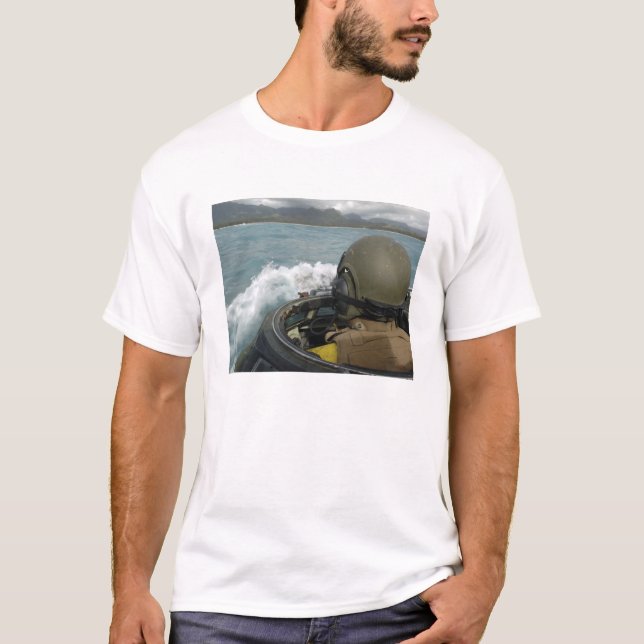 T-shirt US Marine conduit un véhicule d'assaut amphibie (Devant)