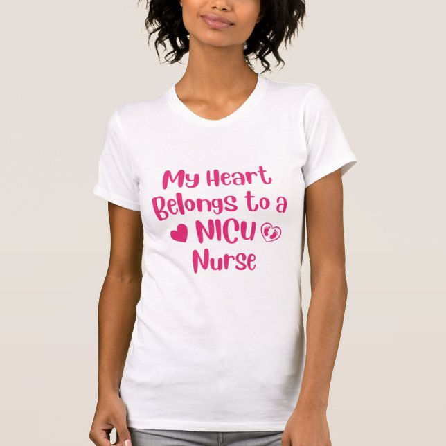 T-shirt Valentine Infirmière apprécie (Devant)
