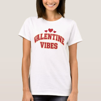 T-shirt Valentine Vibes Retro Varsity Typography Red Heart