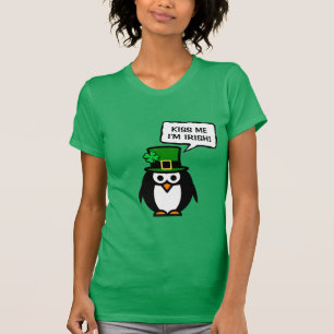 T-shirt vert de pingouin de jour de la St Patrick
