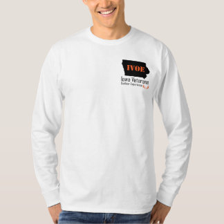 T-shirt Vétérans de l'Iowa à l'extérieur : le long mannequ