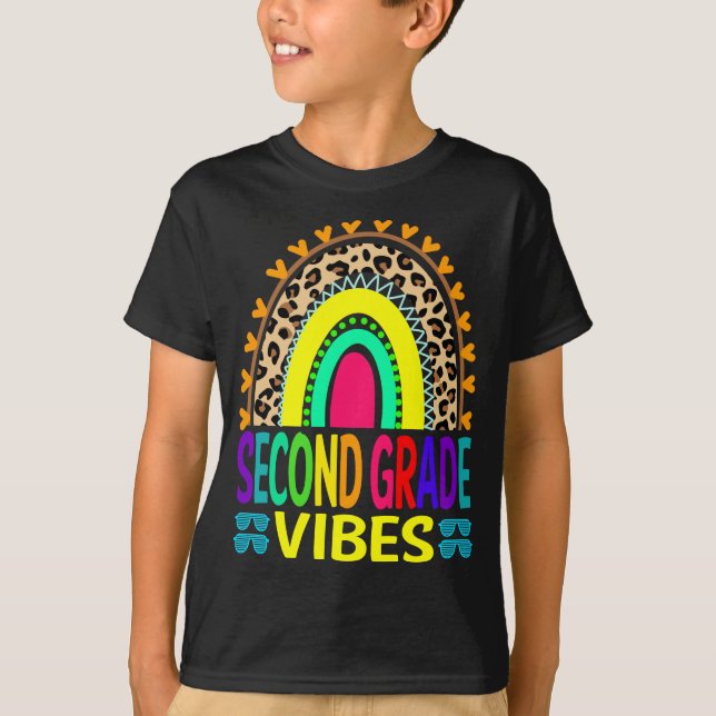 T-shirt Vibes De Deuxième Année Leopard Arc-En-Ciel Retour (Devant)