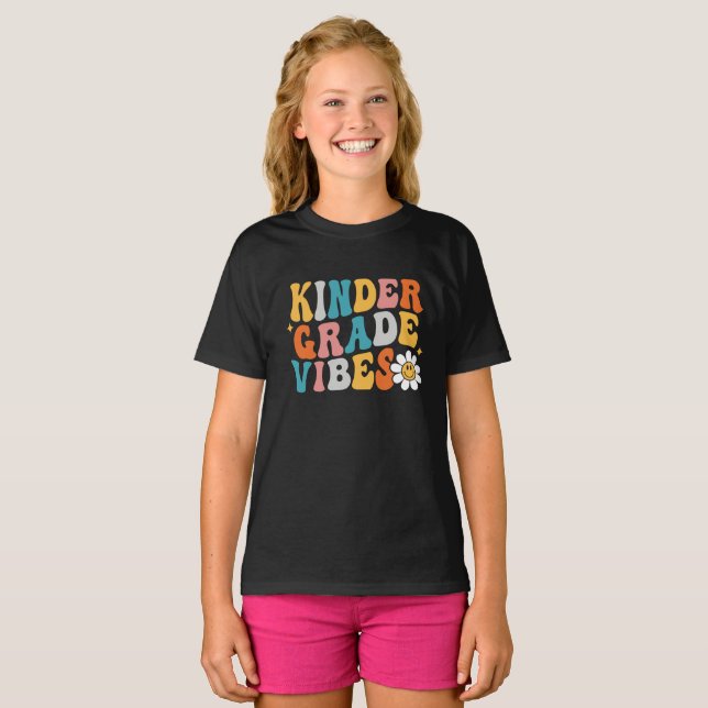 T-shirt Vibes de jardin d'enfants Design Super sur la chem (Devant entier)
