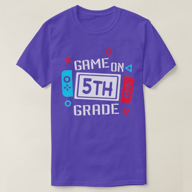 T-shirt Vidéo déverrouillée de cinquième année Retour à Sc (Design devant)