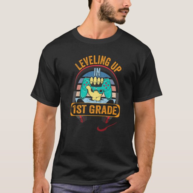 T-shirt Video Gaming for students Leveling up in First Gra (Devant)