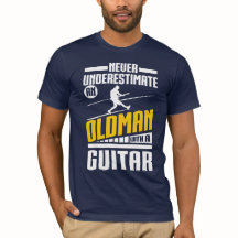 Vieil homme avec une guitare