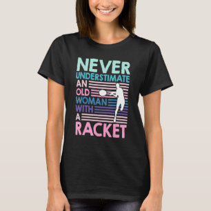 T-shirt Vieille Femme Avec Raquette De Tennis Tennis Grann