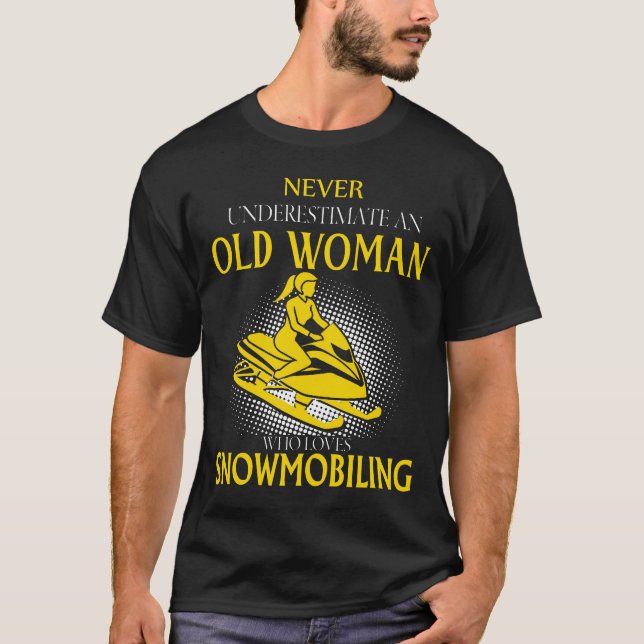 T-shirt Vieille Femme Qui Aime La NEIGE (Devant)