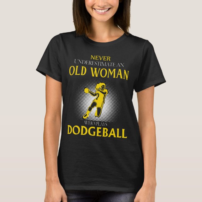 T-shirt Vieille Femme Qui Joue À DODGEBALL (Devant)