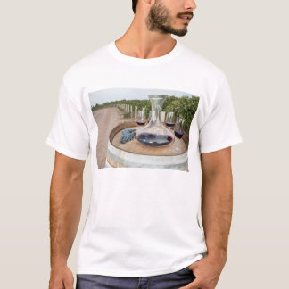 T-shirt Vin rouge dans le vignoble