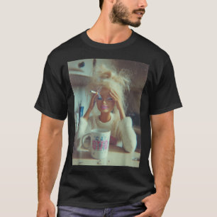 T-shirt Visage de poupée en détresse drôle Mème fumeur Sar