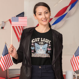 T-shirt Vote Kamala : Une femme au chat soutient