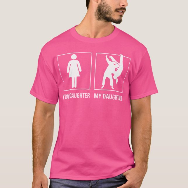 T-shirt Votre fille Ma fille Judo Karate Fière (Devant)