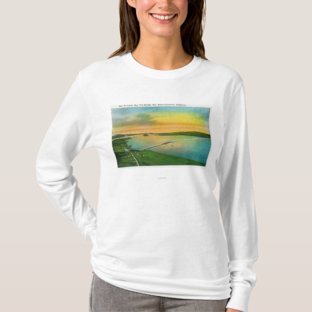 T-shirt Vue aérienne du pont de baie à Hayward, CA (Devant)