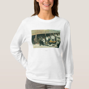 T-shirt Vue des travailleurs de yard de bateau expédiant