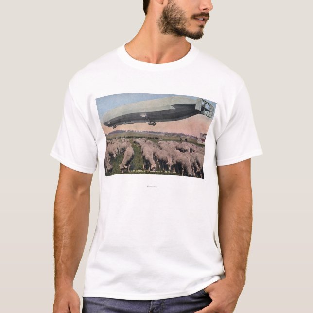 T-shirt Vue d'un dirigeable souple de zeppelin au-dessus (Devant)