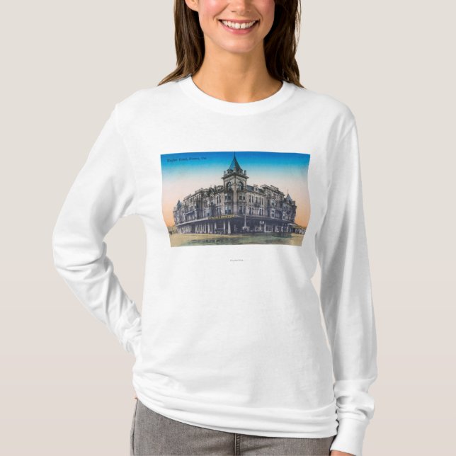 T-shirt Vue extérieure de Hughes HotelFresno, CA (Devant)