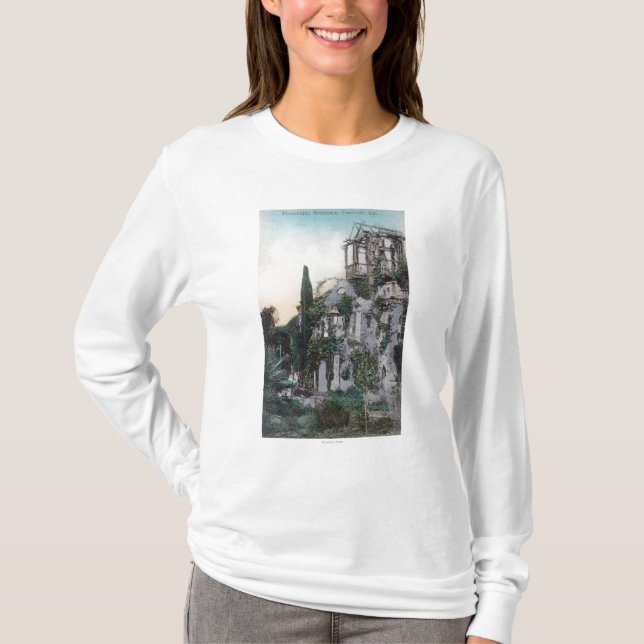 T-shirt Vue extérieure d'une résidence pittoresque (Devant)