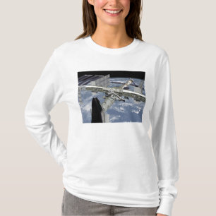 T-shirt Vue rapprochée de la navette amarrée