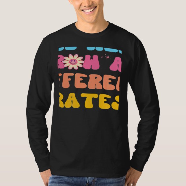 T-shirt We All Grow At Different Rates SPED Teacher Groovy (Devant)