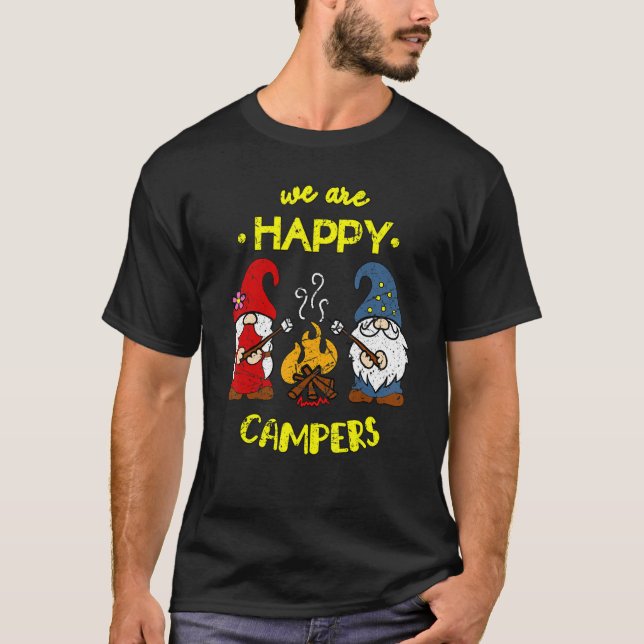T-shirt We Are Happy Campers Gnomes Gnome Campfire Couple (Devant)
