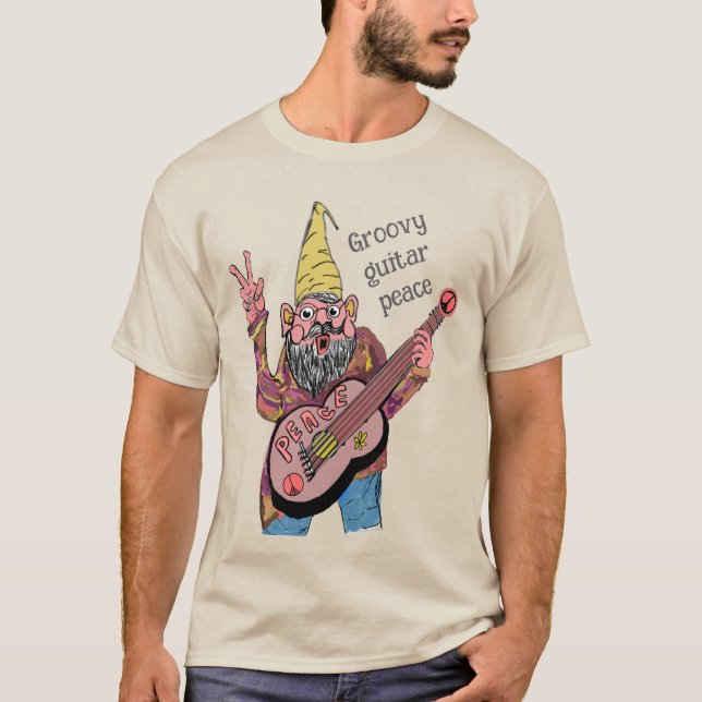 T-shirt Whimsical Gnome with Peace Guitar, Groovy 60s Vibe (Devant)