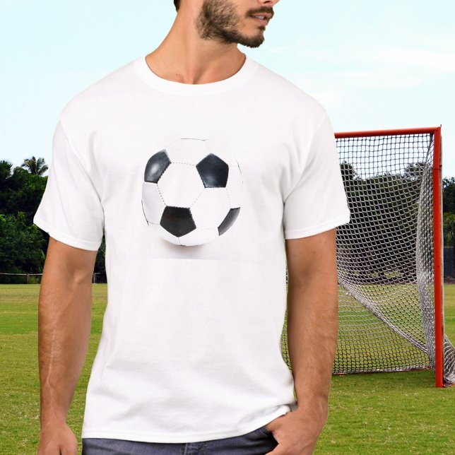 T - Shirt "White and Black Soccer Ball" (Von Creator hochgeladen)