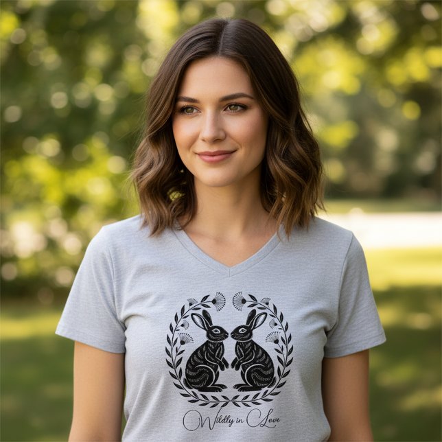 T-shirt Wildly in Love | Linocut Rabbits Romantic (Créateur téléchargé)