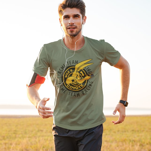 T-shirt WILE E. COYOTE™ Acme Team Racing (Person wearing t-shirt)