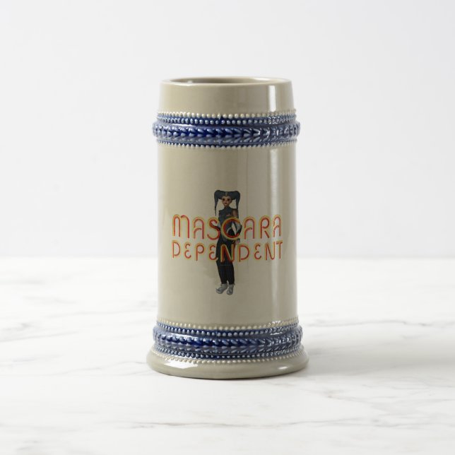 T-SHIRT Wimperntuschen-Abhängiger Bierglas (Mittel)