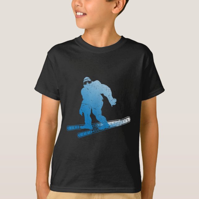 T-shirt Winter Skiing Sasquatch Ski Cryptid Cryptozoology  (Devant)
