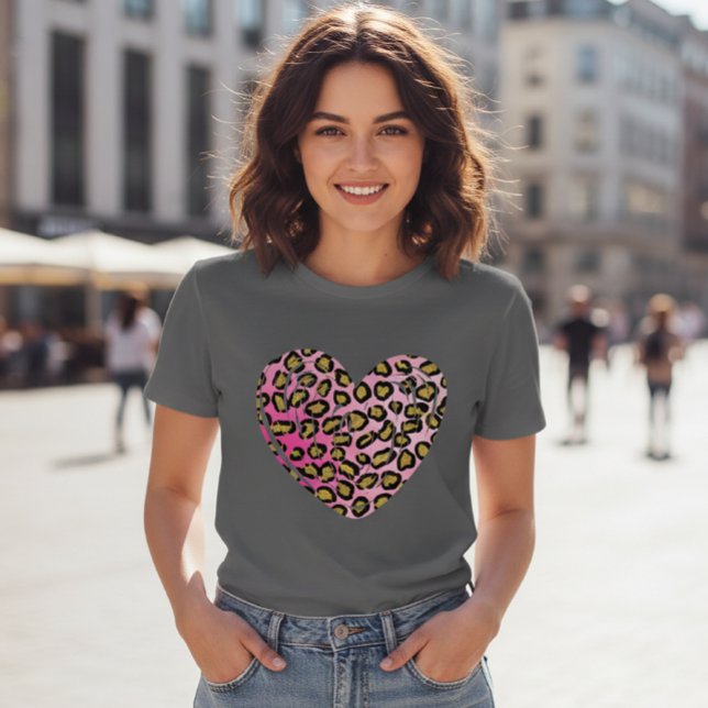 T-shirt with pink leopard heart (Von Creator hochgeladen)